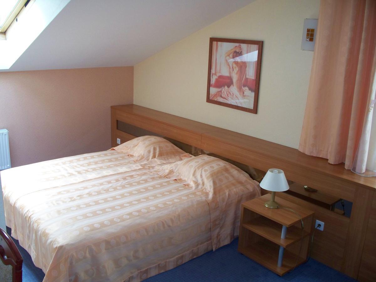 Pagunda Hotel Rokiskis Szoba fotó